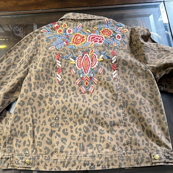 Karyn Seo Floral Embroidered Leopard Print Ayanna Statement Jacket - Picture 10 of 12